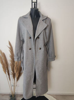 Manteau long à ceinture et boutons gris