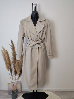 Manteau long à ceinture et boutons beige