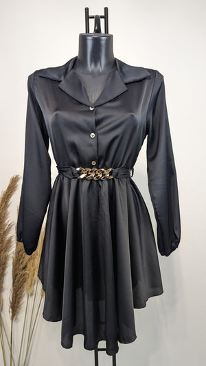 Robe courte noire à ceinture dorée