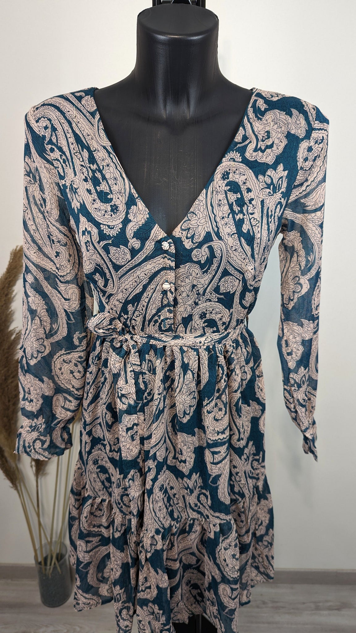 Robe courte à imprimé gris et bleu